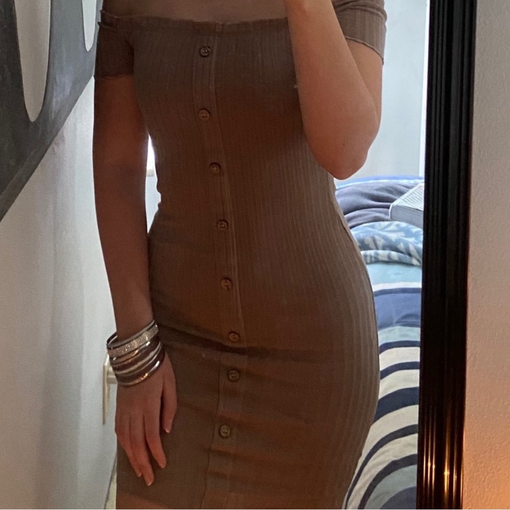 Body con off the shoulder midi dress